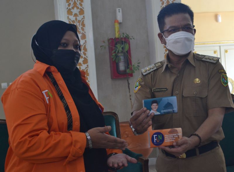 Forum UMKM Nuswantara Gelar Festival Sarung Majalaya