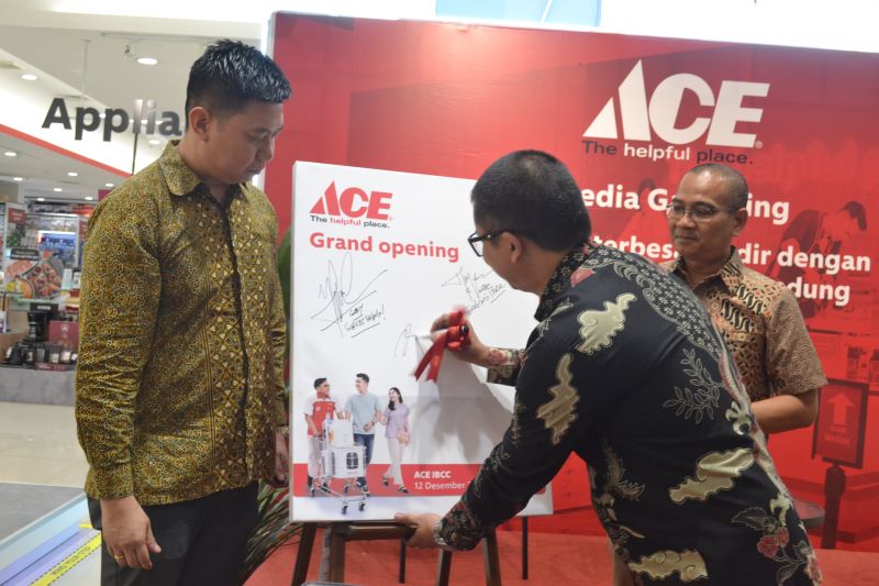 Hadirkan Konsep Belanja Inovatif ACE Plaza IBCC Menjadi Toko Terbesar di Indonesia