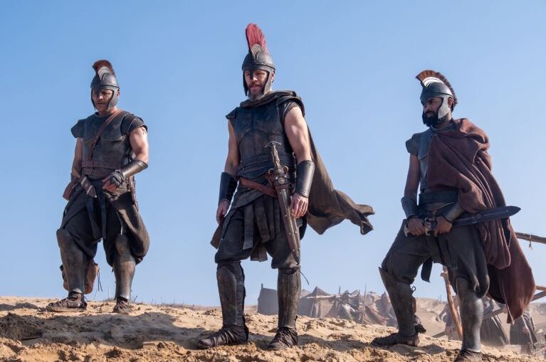 Christopher Nolan Mengarungi Badai Sinematik IMAX dalam The Odyssey