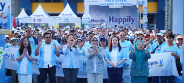 Happily Day Jalan Sehat bersama lebih dari 1.000 lansia