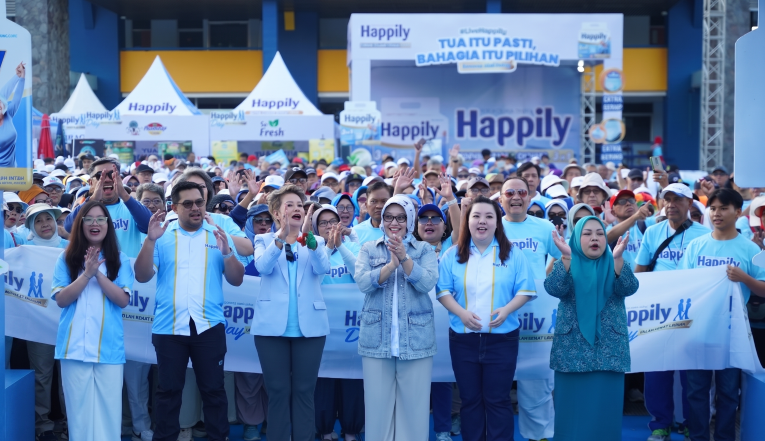 Happily Day Jalan Sehat bersama lebih dari 1.000 lansia