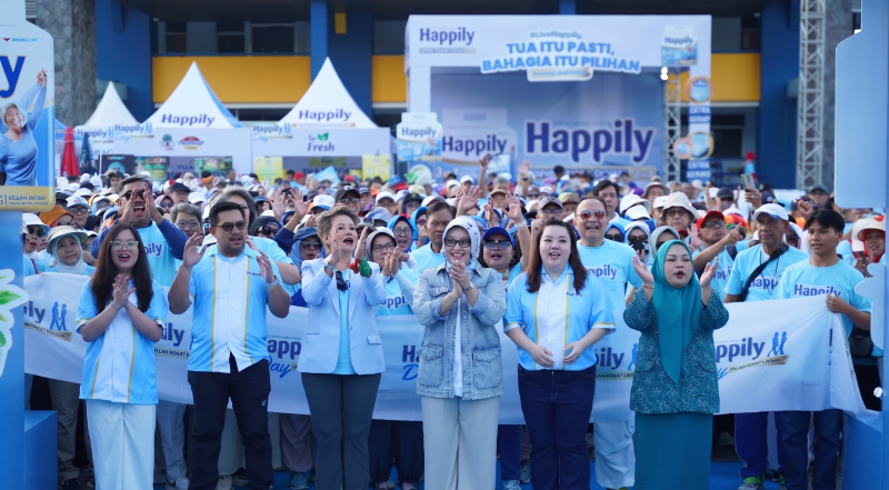 Happily Day Jalan Sehat bersama lebih dari 1.000 lansia