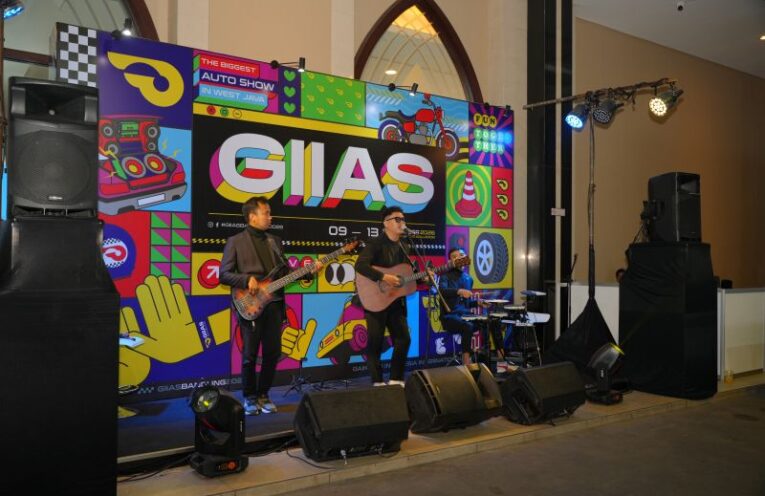 Panggung hiburan dan ragam aktivitas gaya hidup unik memeriahkan pameran GIIAS Bandung 2026 yang berlangsung pada 9–13 September 2026 di Sudirman Grand Ballroom, Bandung.